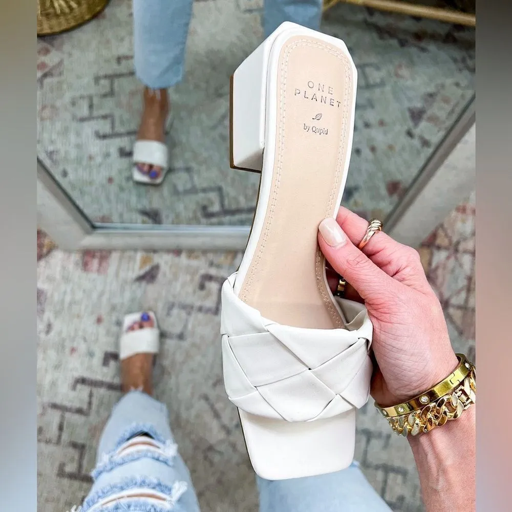 Qupid size 6 cream colored Woven Strap Slide Heeled Sandals EUC No box - Image 2