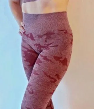 Lg. Seamless Wine Red Butt Scrunch Camo Leggings - Image 5