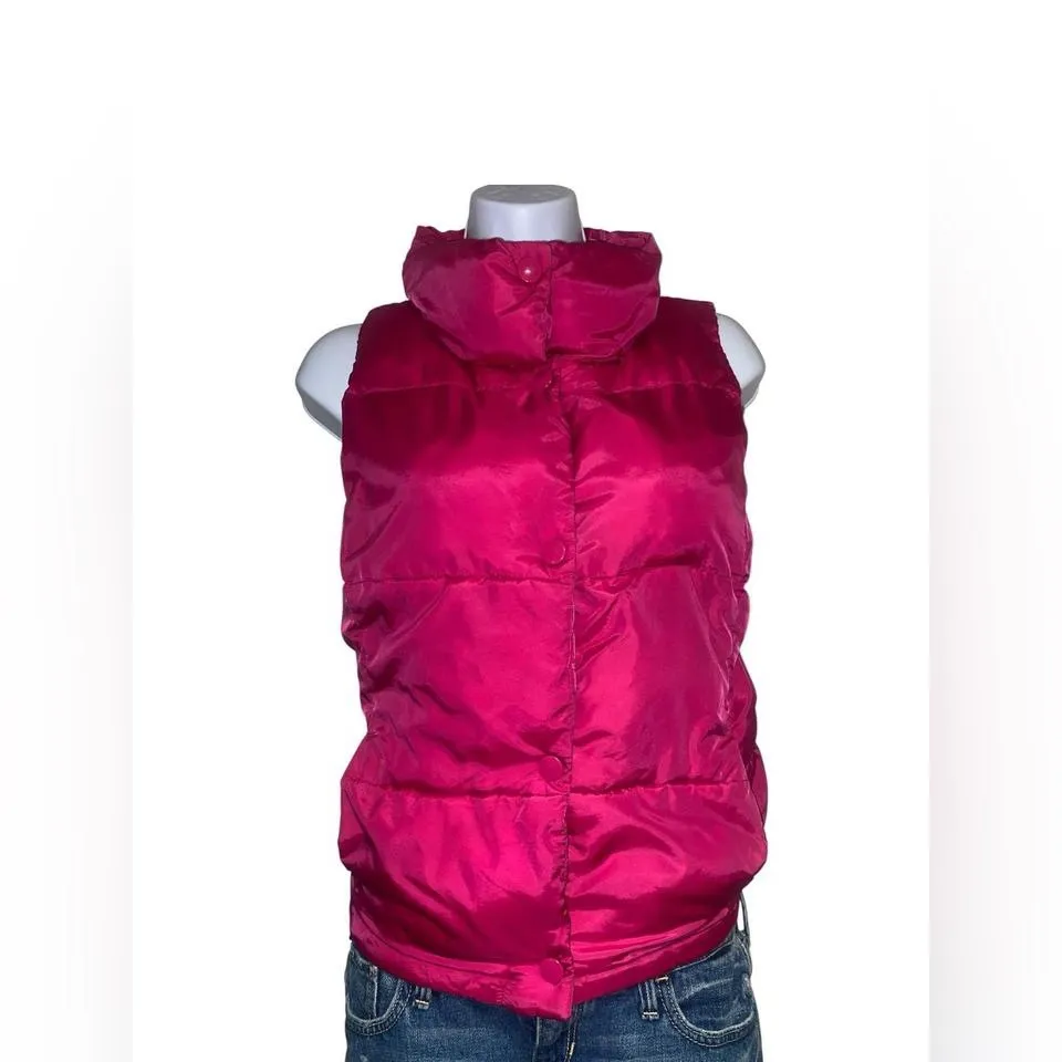 Old Navy hot pink puffer vest with button-up front - Image 2