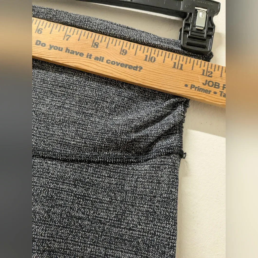 Lululemon Still Mind Tight 28" Interlink Women's Ice Grey Black Size 4 - Image 5