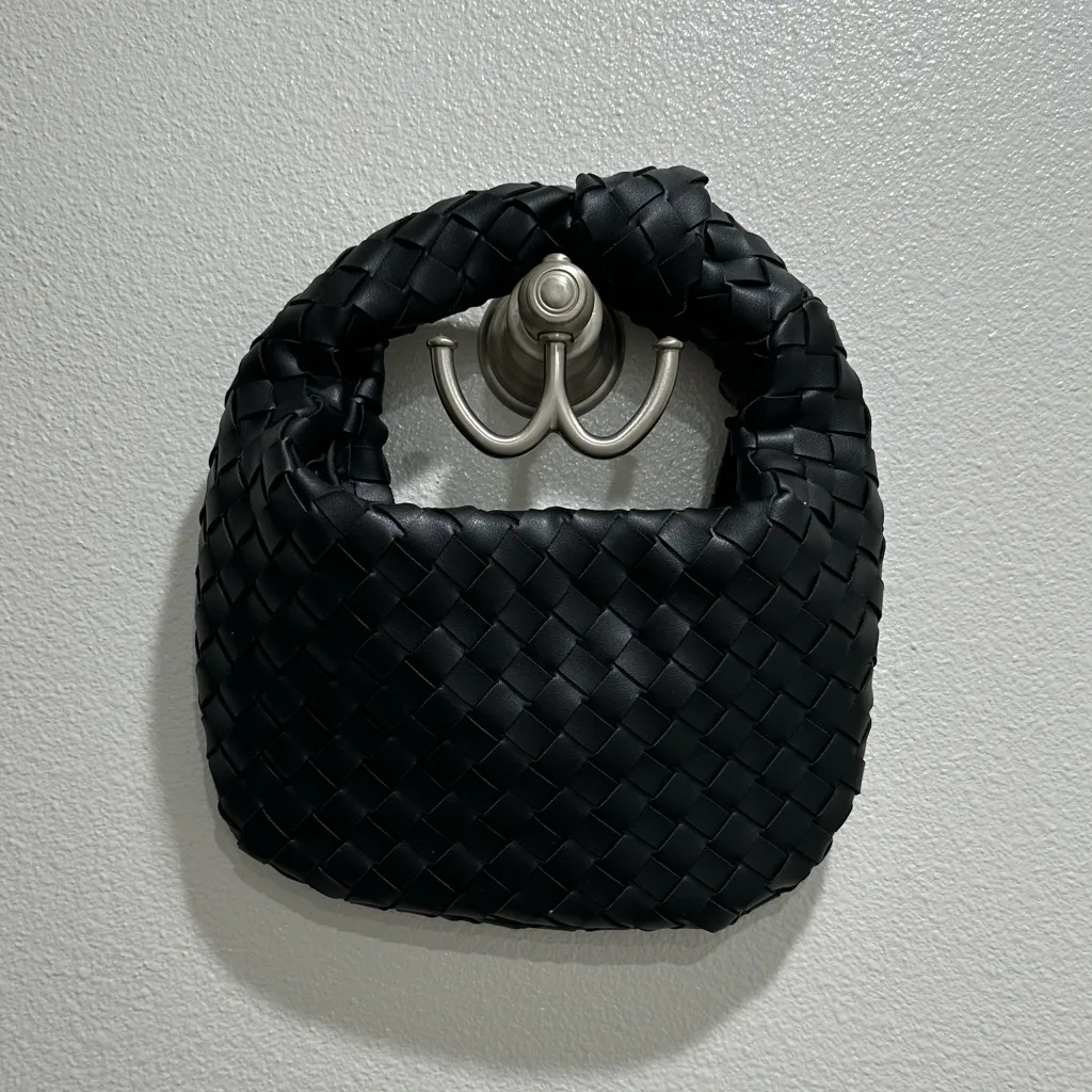 Urban Expressions Black Woven Hand Bag - Image 5