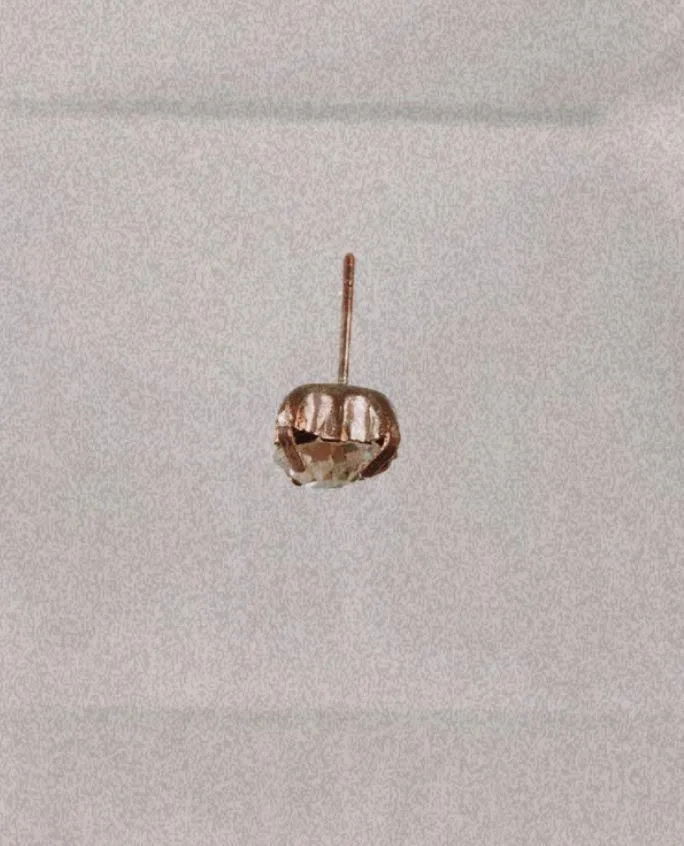 Single Large rock rhinestone gold stud earring - Image 6