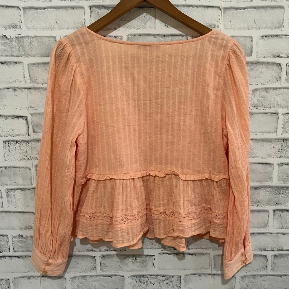 Women’s  Outfitters peach colored textured long sleeve v-neck top - Image 2