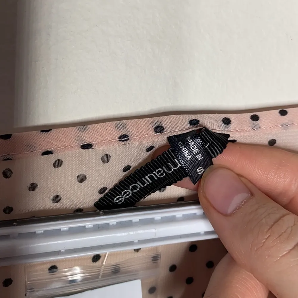 Maurices light pink polka dot blouse with lace trim size S - Image 7