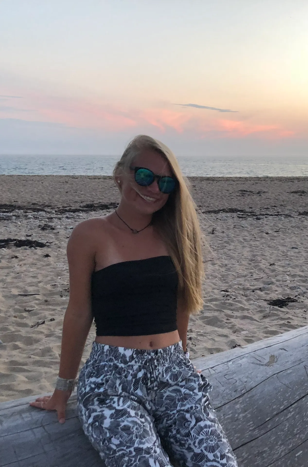 Old Navy Pants - Image 3