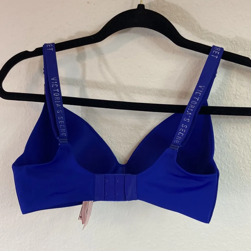 Victoria’s Secret t shirt lightly lined wireless royal blue NWT bra size 32 DD - Image 5