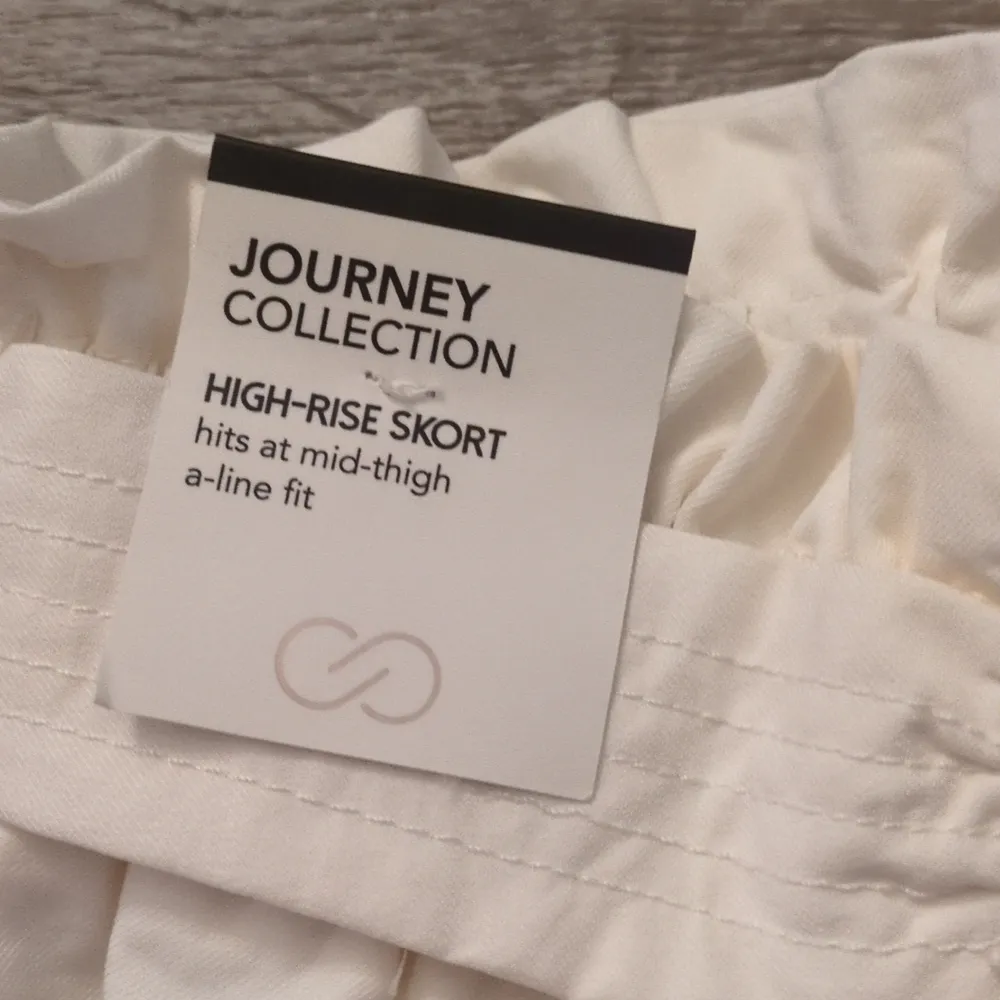 Calia by Carrie underwood Journey Trapunto High Waisted paper bag Skort small White - Image 6