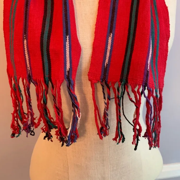 5 scarves including florals, stripes and a solid white trimmed in lace - Image 7