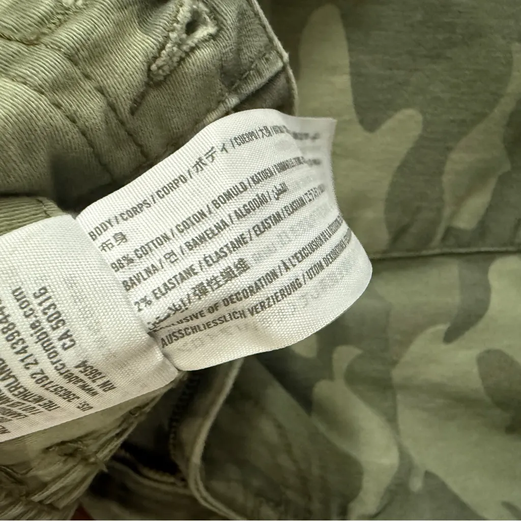 Hollister Camo Jogger Ultra High Rise Banded Ankle Pants Small - Image 6