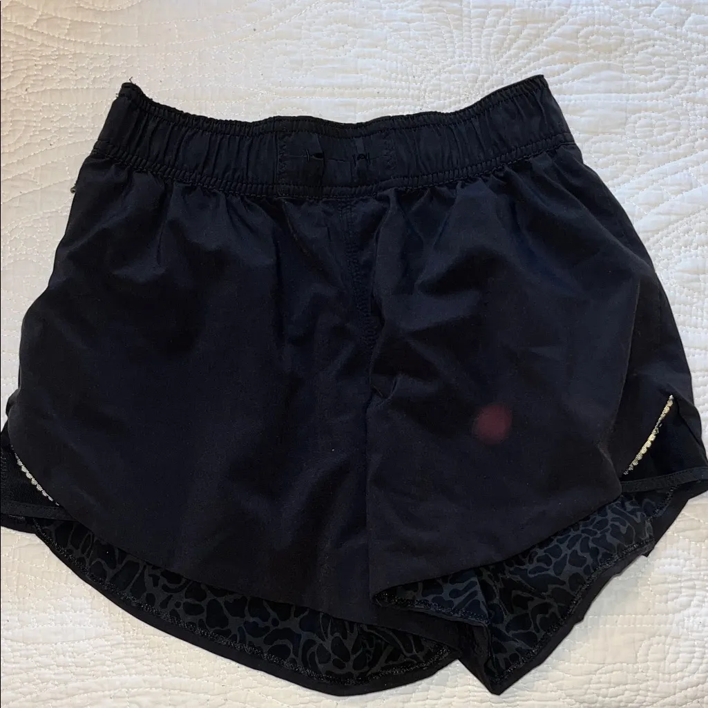 lululemon athletica reversible Patterned Black and grey Athletic Shorts - Image 5
