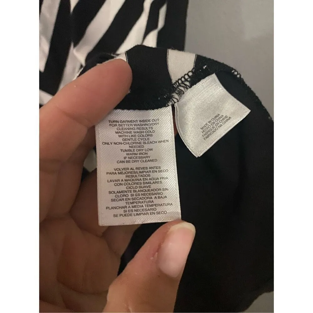 Anne Klein Sport Black & White Top Front Chevron Print Back Solid Small - Image 5