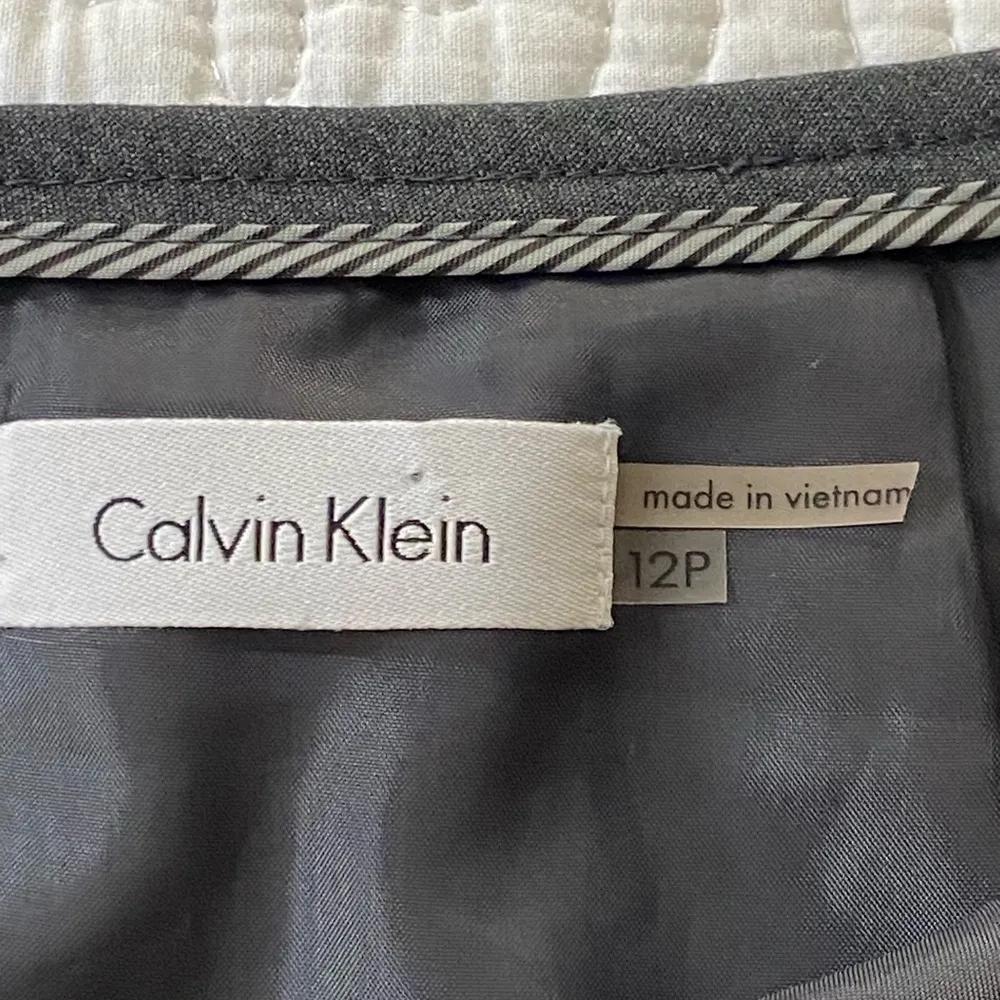 Calvin Klein A-Line Knee-Length Skirt Charcoal Gray Back Zipper Size 12 Petite - Image 3