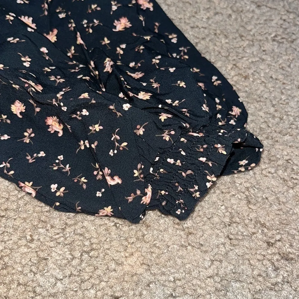 Madewell Lucie Elbow-Sleeve Smocked Wide-Leg Jumpsuit Black Floral Stem Scatter - Image 9