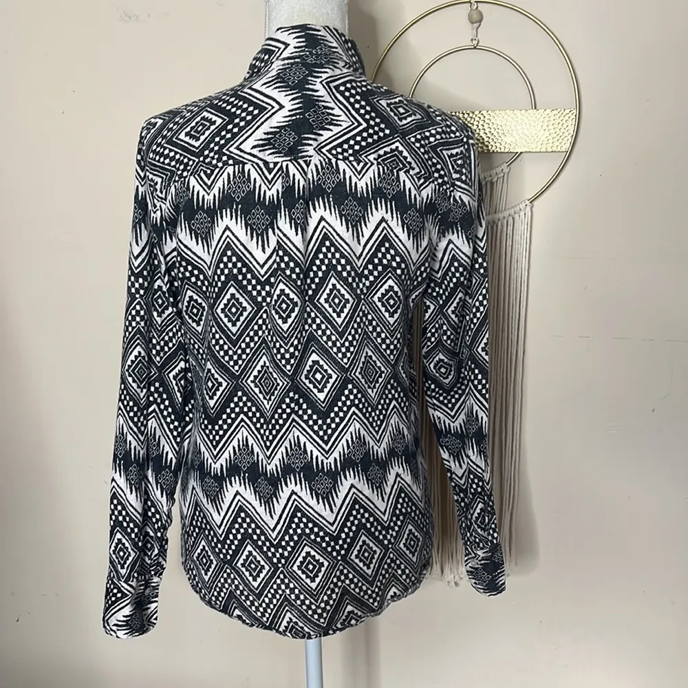 J.crew • boy fit diamond ikat linen shirt - Image 4