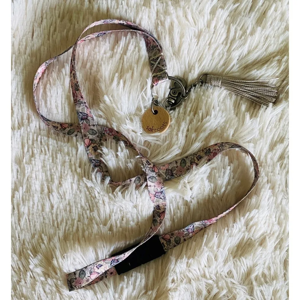 Sakroots Basic Crossbody with ID Lanyard and Bee Keychain - Image 7