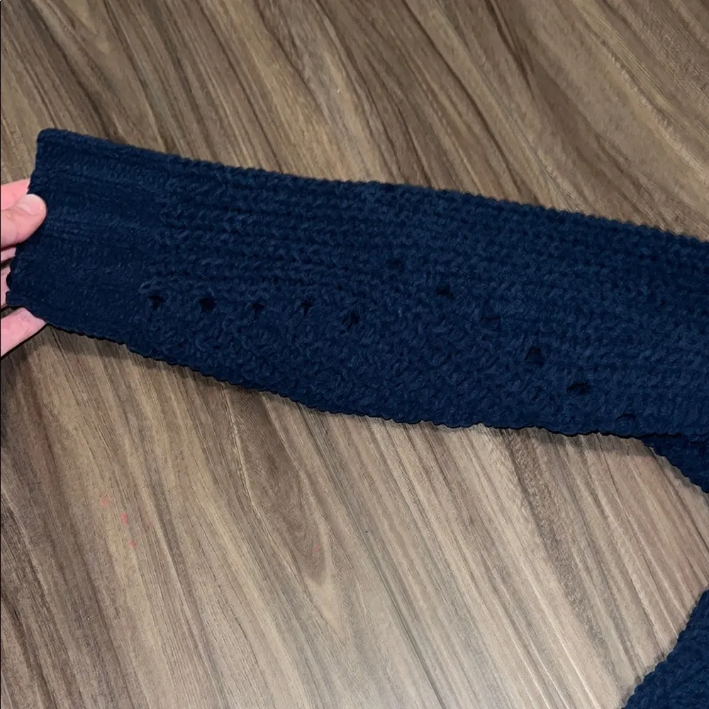 Hollister Deep Blue Women's Crew Neck Sweater - Image 5