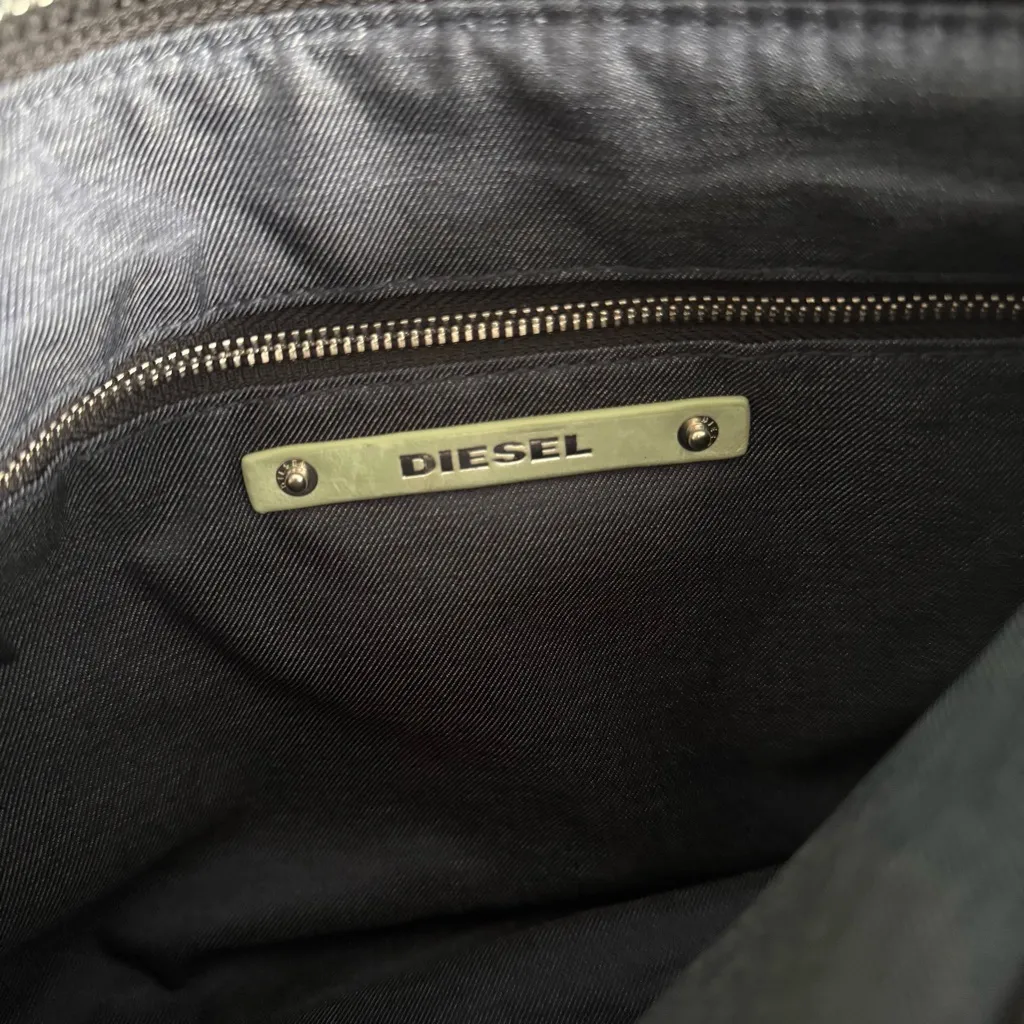 Diesel Green Leather Envelope Crossbody Bag - Image 16