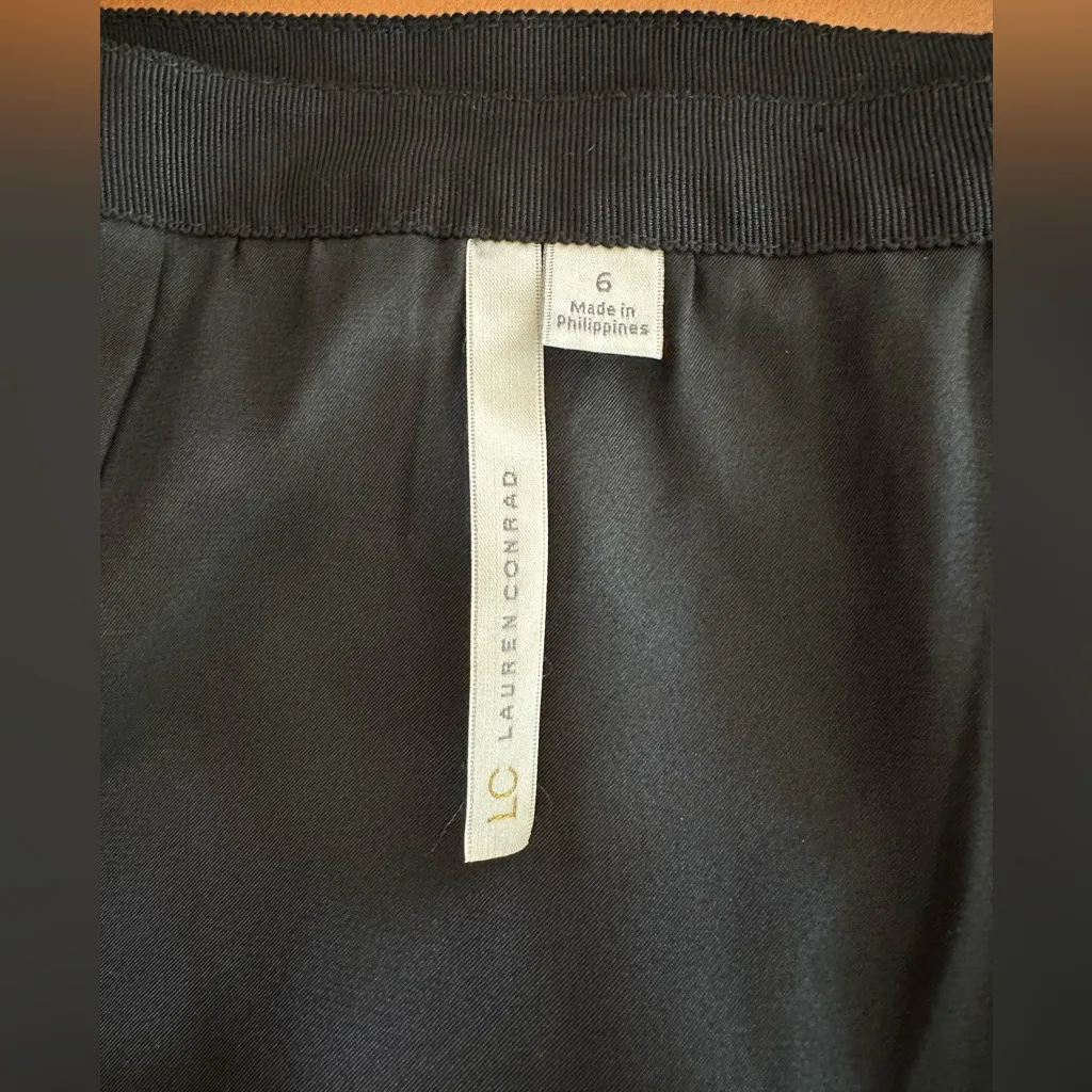 Lauren Conrad Lace Skirt. - Image 7