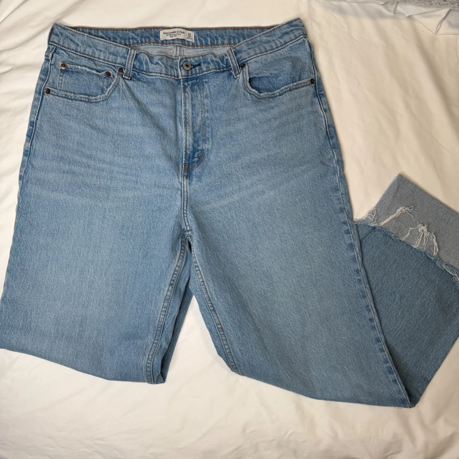 Abercrombie The 90s relaxed Jean High Rise Light Blue Cuffed - Image 7