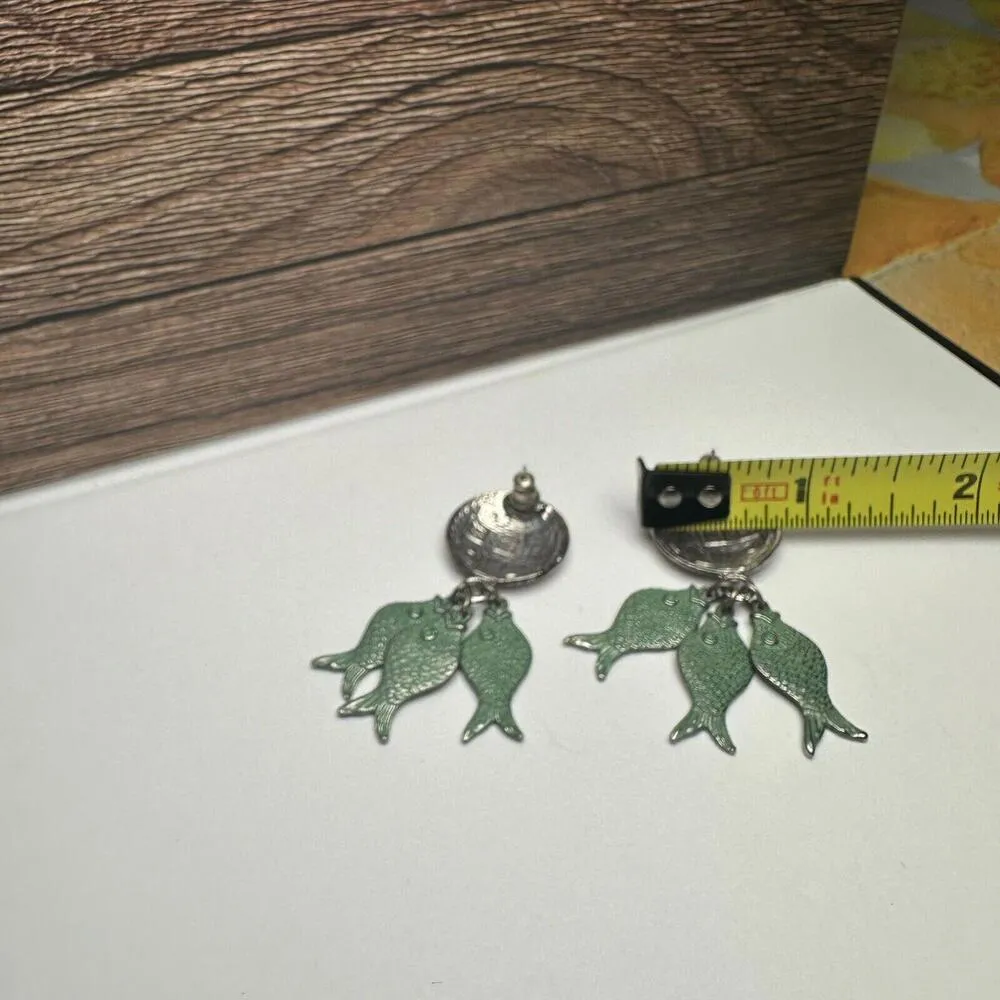 Fish Charms Silver Tone & Green Dangle Drop Pierced Earrings Rustic Style - Image 7