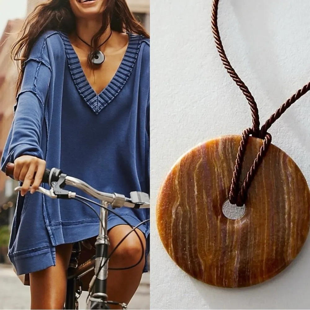Free People Lovefool Pendant Choker in Amber NWT Donut Necklace Bohemian Neutral - Image 3