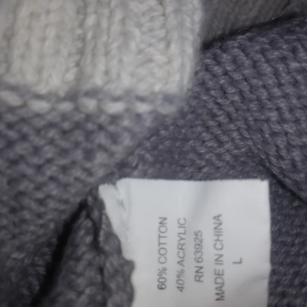 Retrofit L Gray Creme Big Stripe Sweater Size L - Image 2