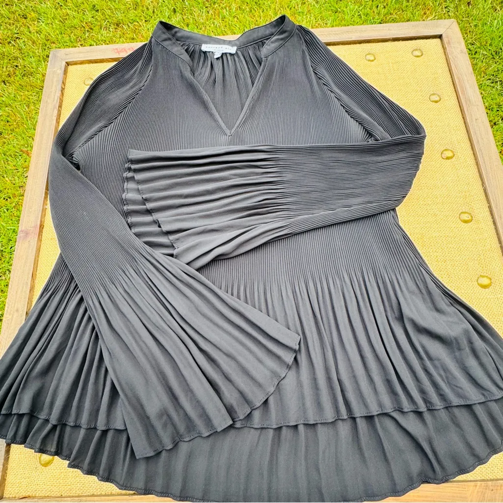 Current Air Elegant Black Pleated Women's Top - Image 4