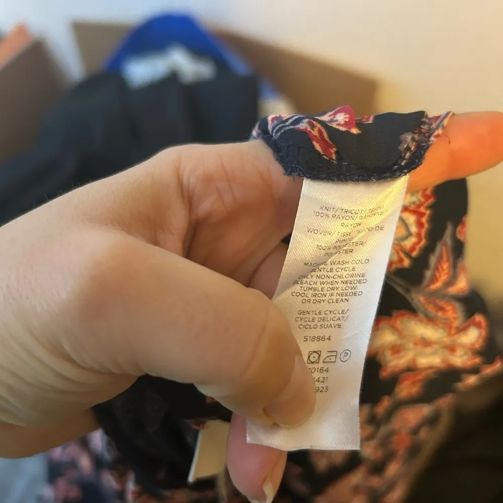 Loft  Floral Peplum Tie Neck Blouse - Image 4