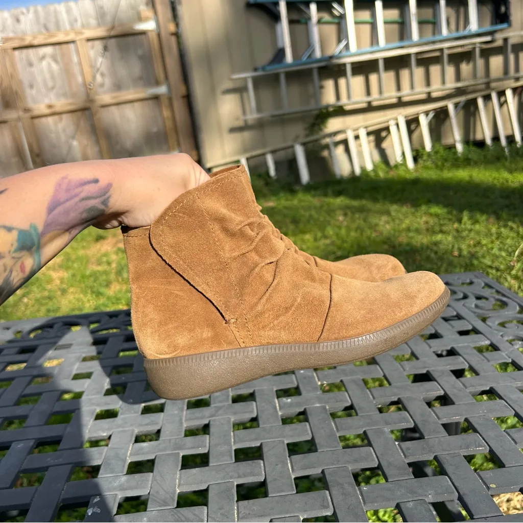 Munro Scout Tobacco Suede Ruched‎ Water Resistant Comfort Bootie size 5.5 - Image 6