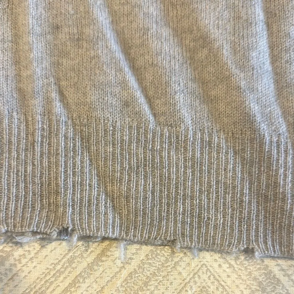 27 Miles Women’s Light Grey Skull Design Cashmere Sweater - Image 4