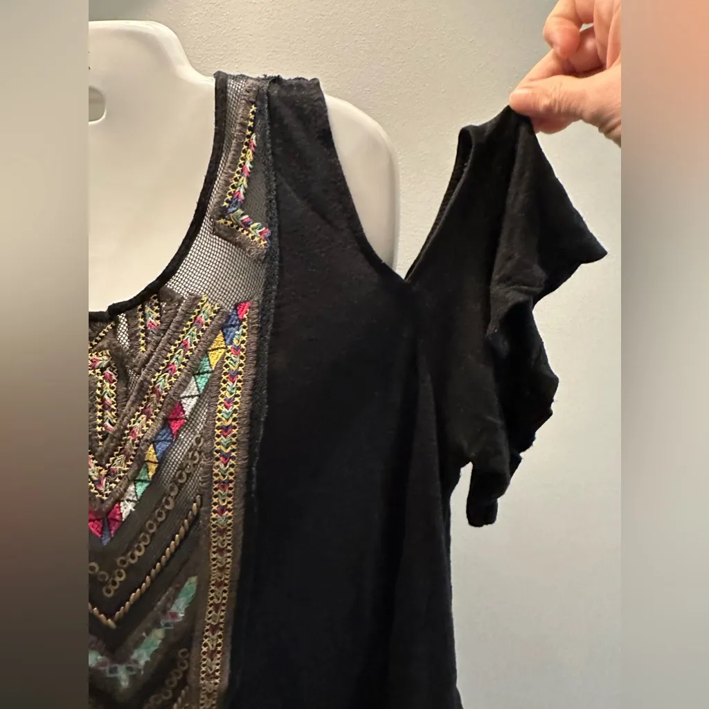 Free People Love Spell Tribal print cold shoulder keyhole back blouse size XS - Image 6