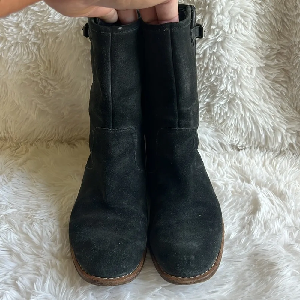 Woman by Common Projects Black Suede Pull on boots, size 37 (US 6.5) ♣️ - Image 4