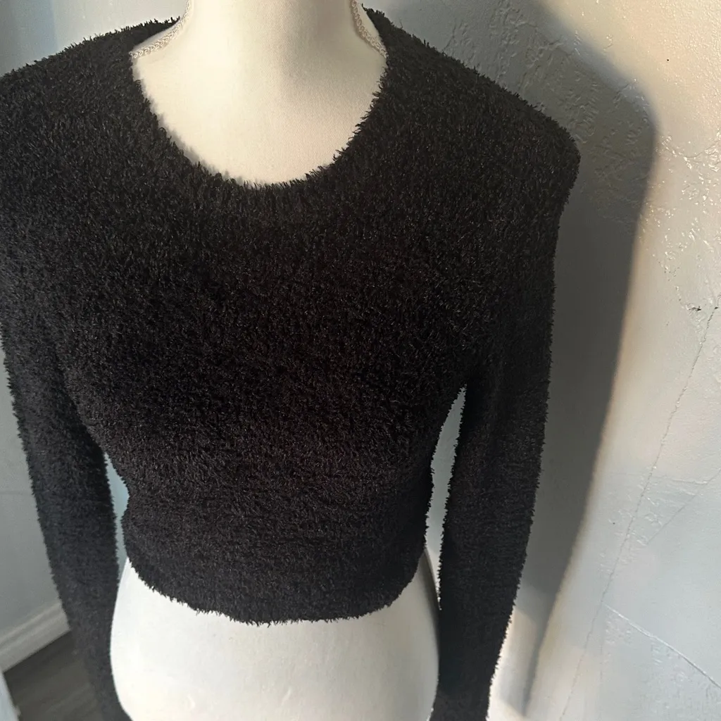 Olive & Oak Textured Black Crew Neck Sweater - Image 8