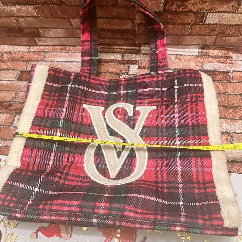 Victorias Secret Festive logo sherpa fleece tote Bag - Image 6
