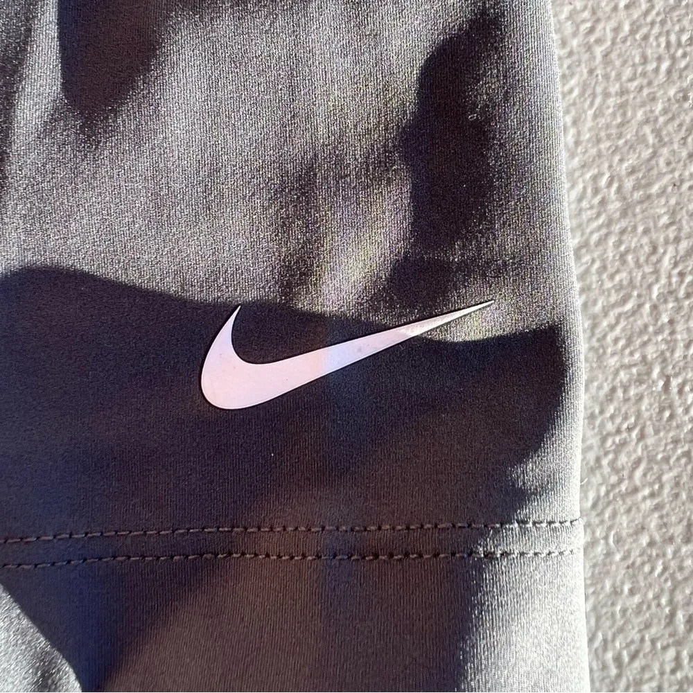 Women’s Nike Pro Dri-FIT Training Tight Crop Length Gray White Leggings Large - Image 2