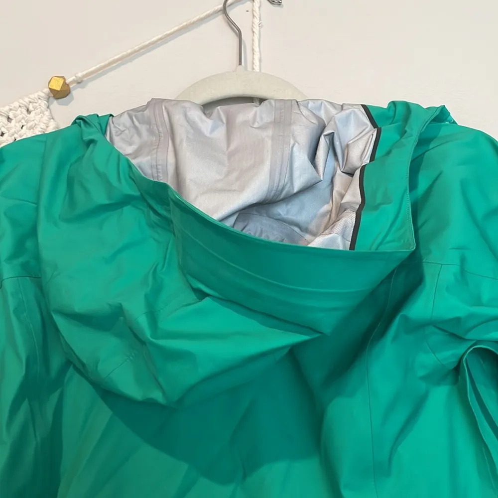 NORTH FACE MEDIUM M WOMEN'S HYALITE RAIN JACKET SUMMIT GREEN ✨ - Image 8