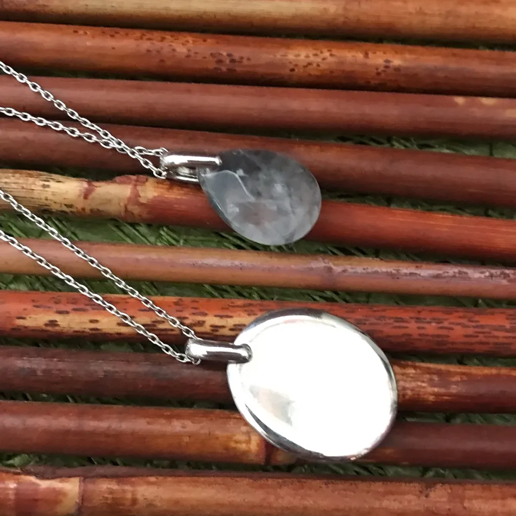 White House Black Market Glass Tear Drop Necklace - Image 5