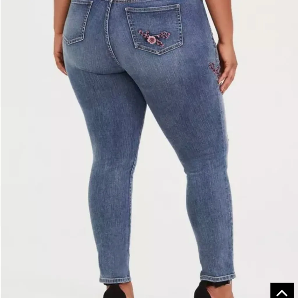 Torrid 16R  Blue Straight Leg Jeans with Floral Embroidery - Image 13