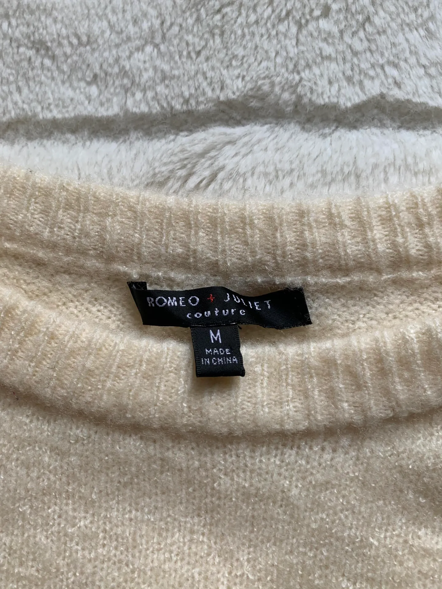 Romeo + Juliet Couture Sweater - Image 3