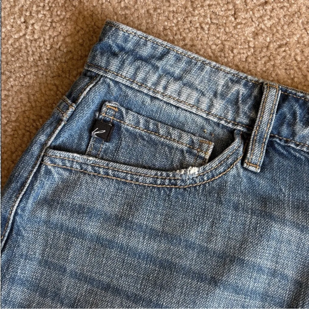 NWT Kan Can Relaxed Fit Denim Shorts Size
9 / 28 - Image 3