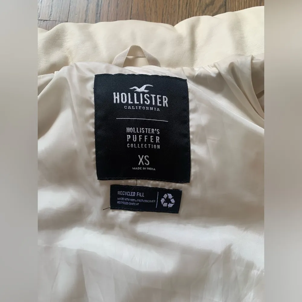 Hollister  faux leather puffer vest - Image 2