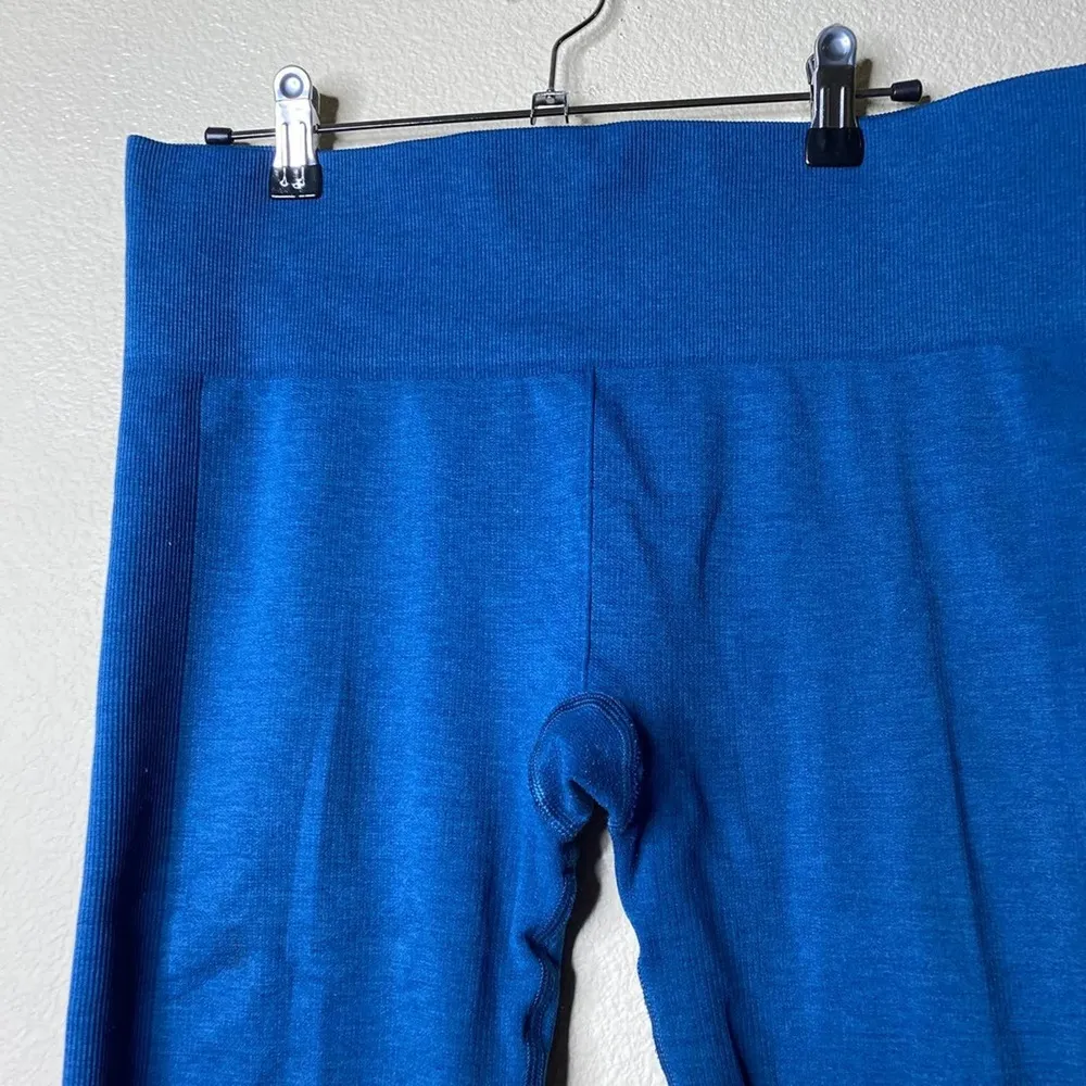 Lululemon Athletica Seamlessly Street Crop Legging Ombre Blue Ocean Size 10 - Image 6