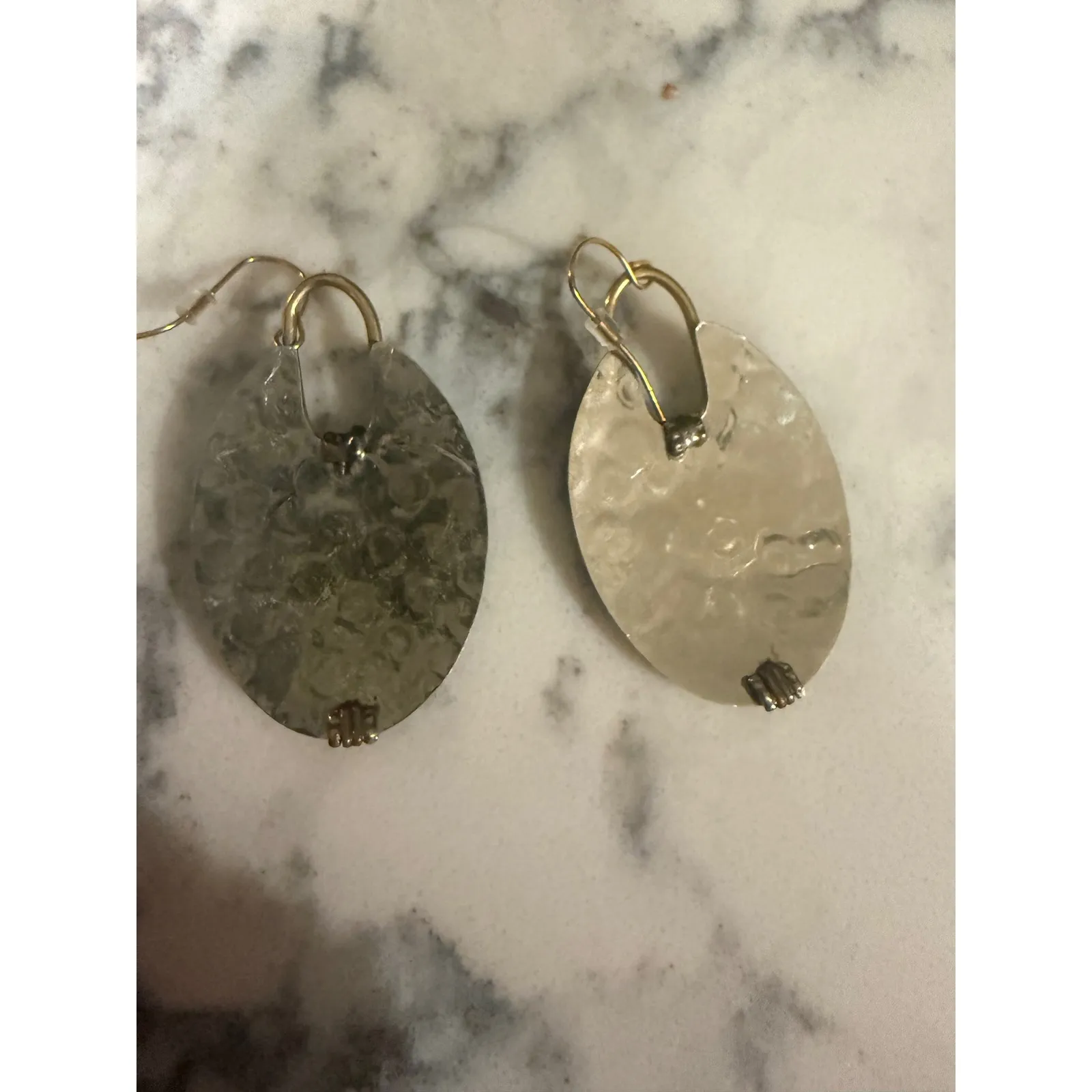 Hammered Oval Drop Earrings Gold Tone Copper Inlay Textured Dangle - Image 3