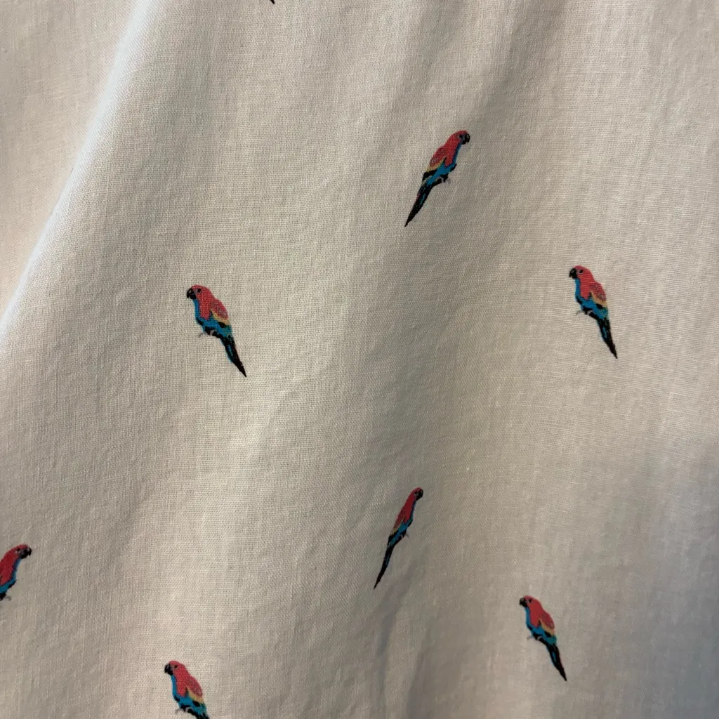 C&C California white linen parrot print dolman ruffle trim blouse large NEW - Image 3