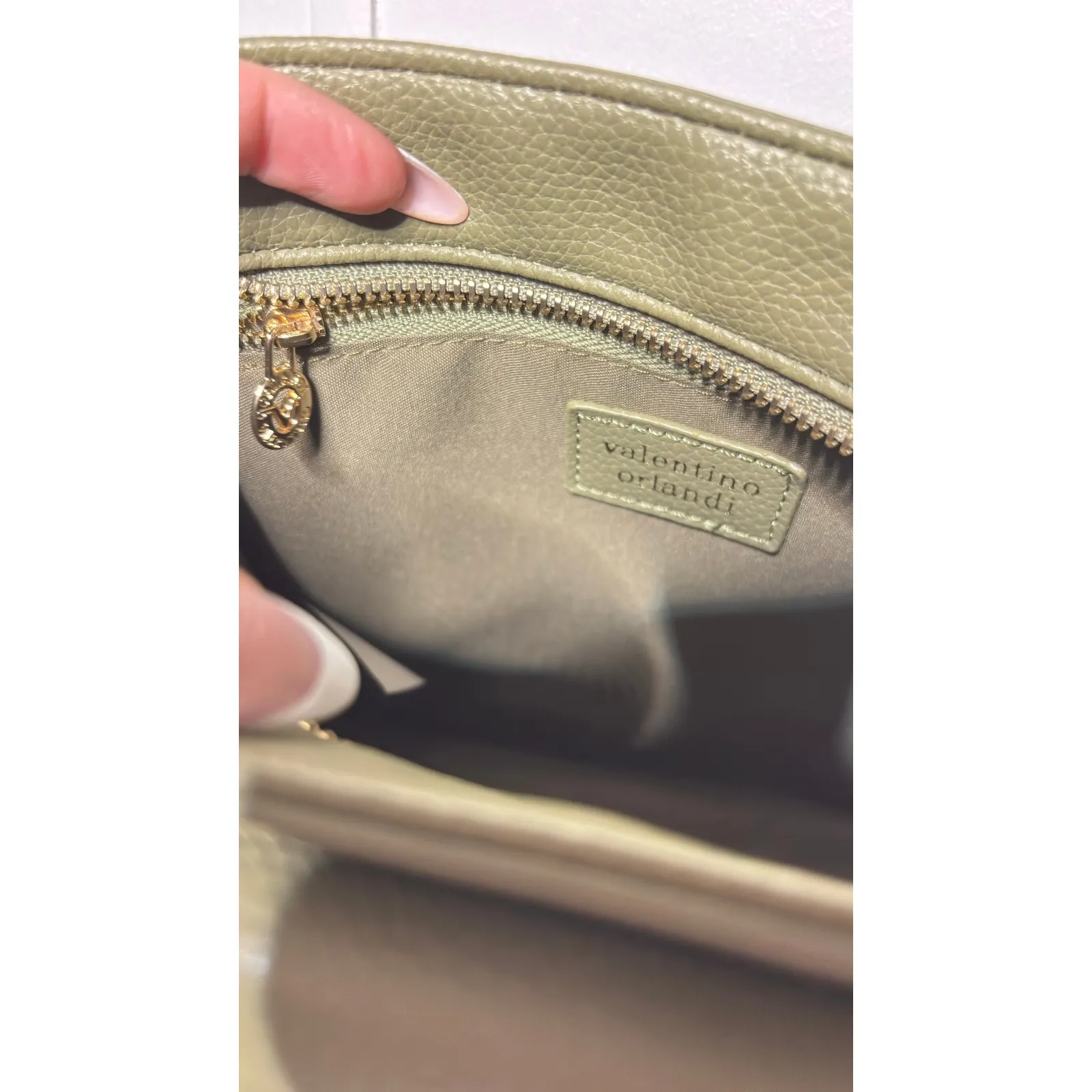 $279 NWOT Valentino Orlandi Olive Green Leather Crossbody Bag w/ Matching Wallet - Image 8