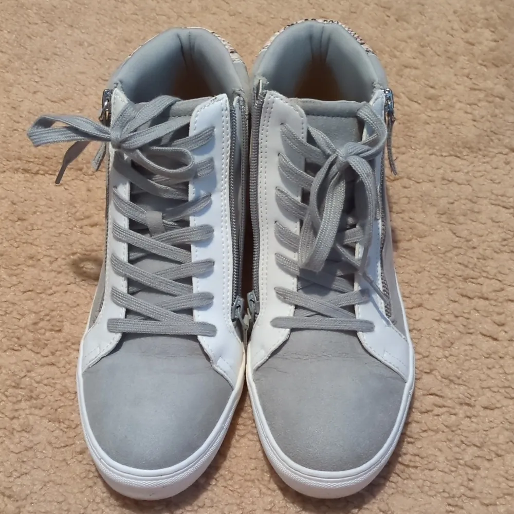 Women's Universal Thread High Top Sneakers - Image 6