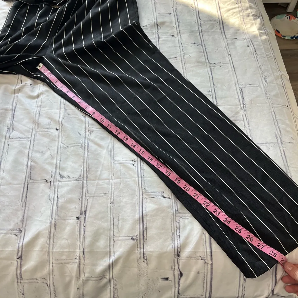 Ivory Love Pinstripe Wide Leg Romper Jumpsuit Women’s Medium Black White Belted - Image 11