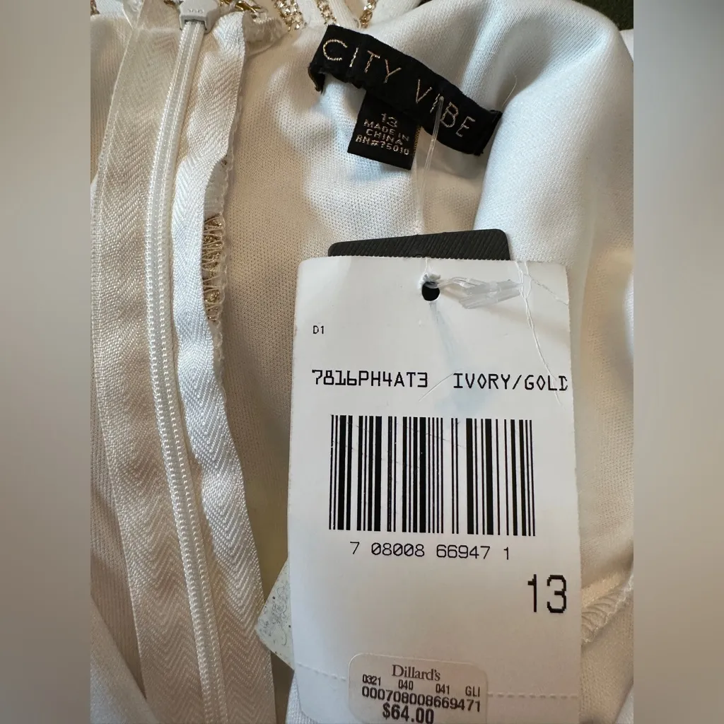 City Vibe White and Gold Longsleeve Open Back Mini Dress Size 13 NWT - Image 6