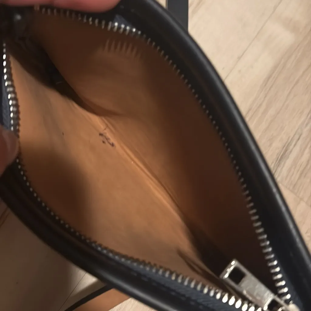 Michael Kors Navy and Black Logo Crossbody - Image 3