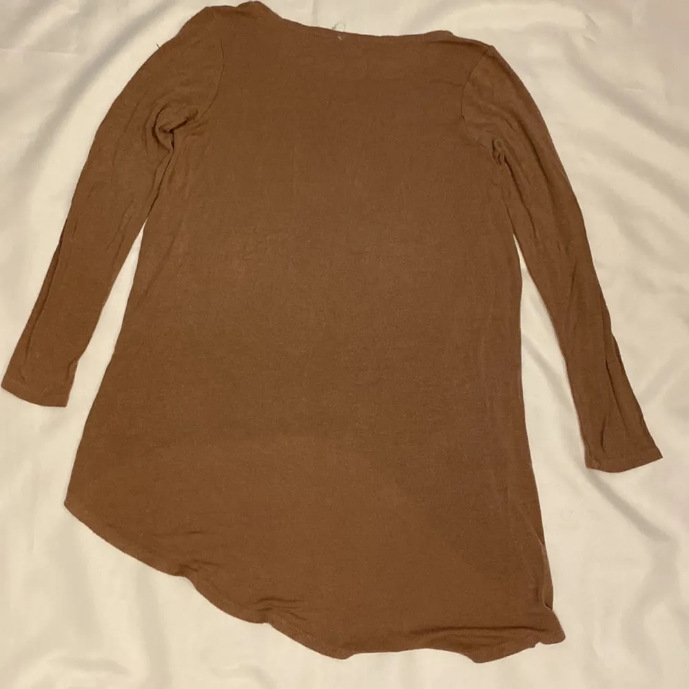 Heart Hips Swag High Low Shirt - Brown - Women’s Size Medium - EUC - Image 3